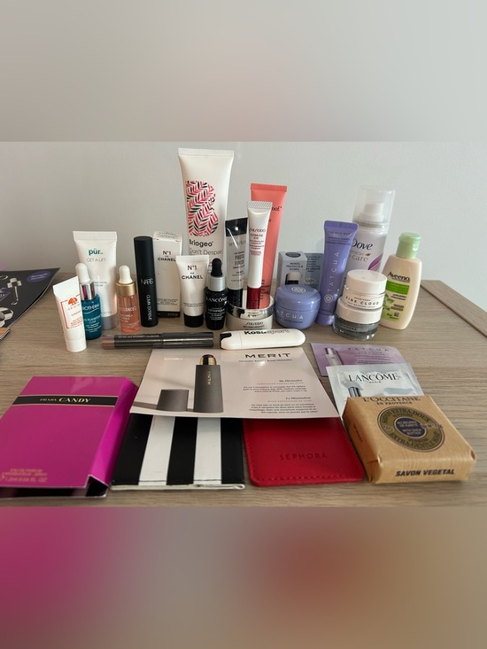 CHANEL Other - 40pieces skin care set CHANEL N°1 Moisturizer with tote bag